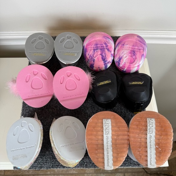 BUILD-A-BEAR Bundle of 6 Pairs of BABW Toy Shoes - Picture 8 of 8
